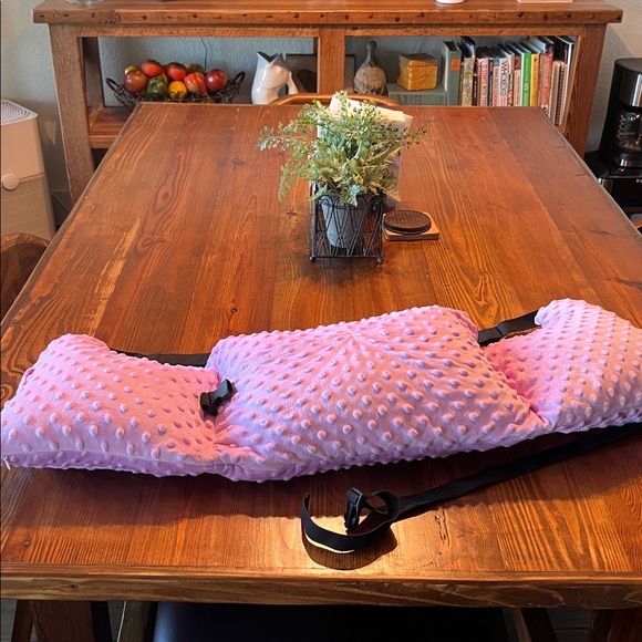Lavender Mastectomy pillow with pockets and gel pad - Picture 3 of 4